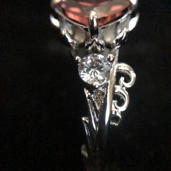 Ring - Picture 2 of 6